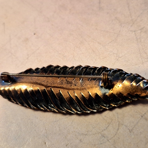 Bronze Leaf Brooch - Picture 2 of 7